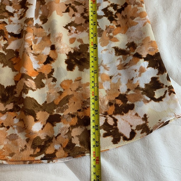 NWT Calvin Klein Floral blouse with flutter Sleeves - Picture 8 of 10